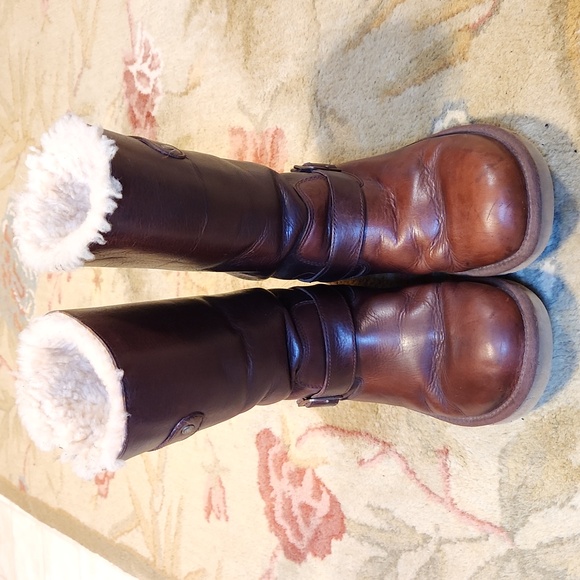 UGG Kensington boot, brown leather, size 8 - Picture 3 of 12